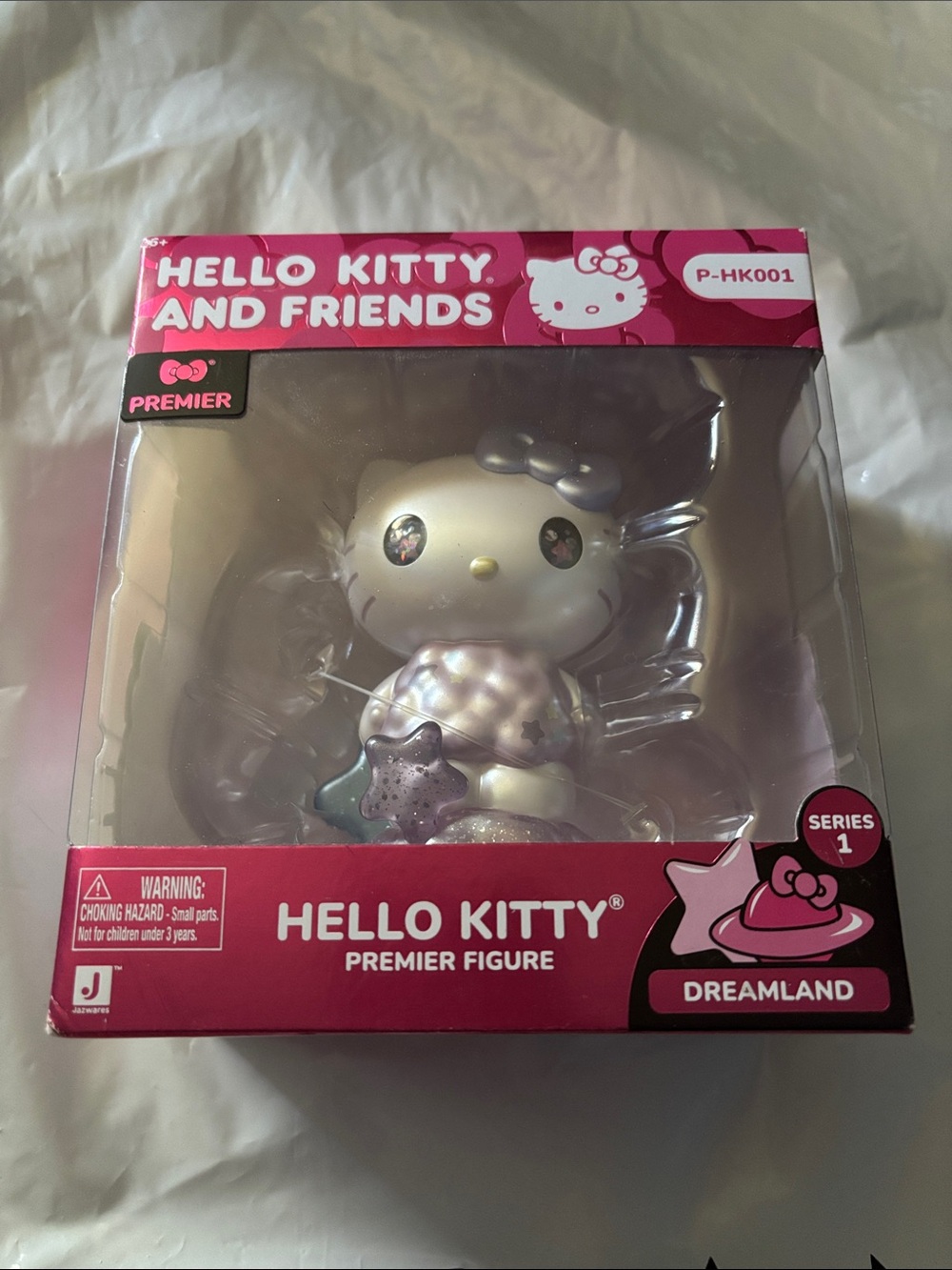 Hello Kitty Premier Figure - Pearl White & Hot Pink Dreamland